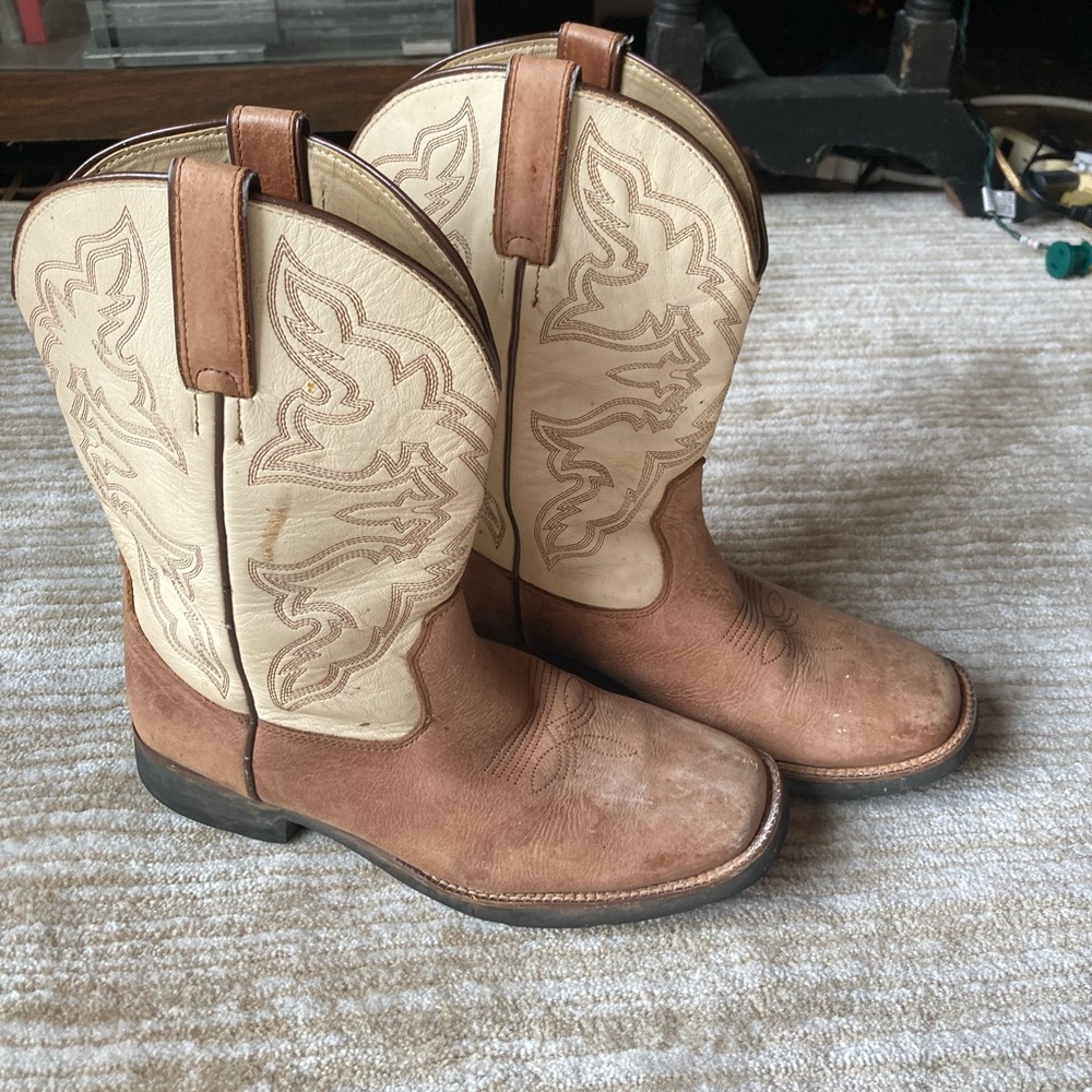 ROPER Two Toned Western Boots Size 10.